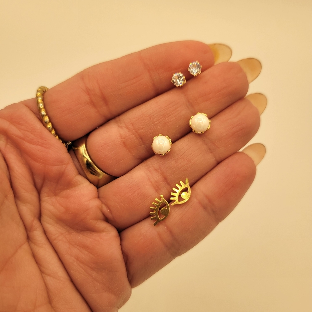 Set of 3 pairs of earrings